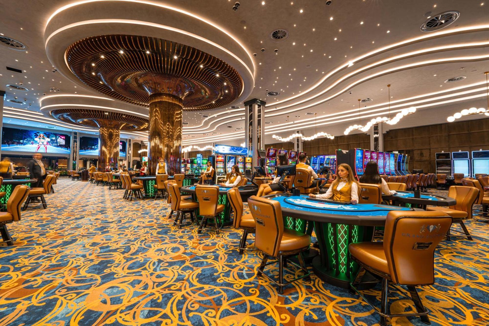 Grand Sapphire Resort & Casino Trikomo Exterior photo