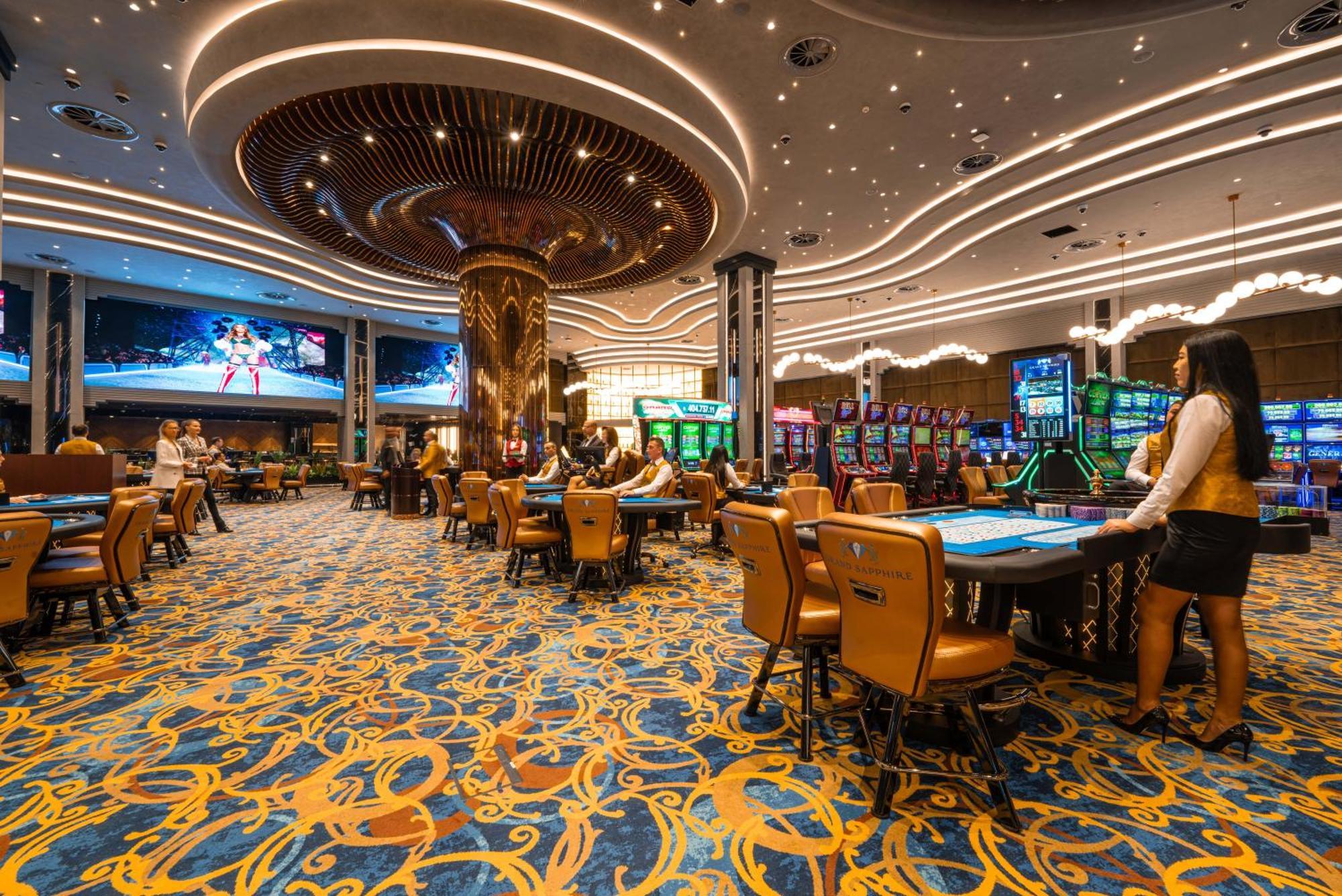 Grand Sapphire Resort & Casino Trikomo Exterior photo