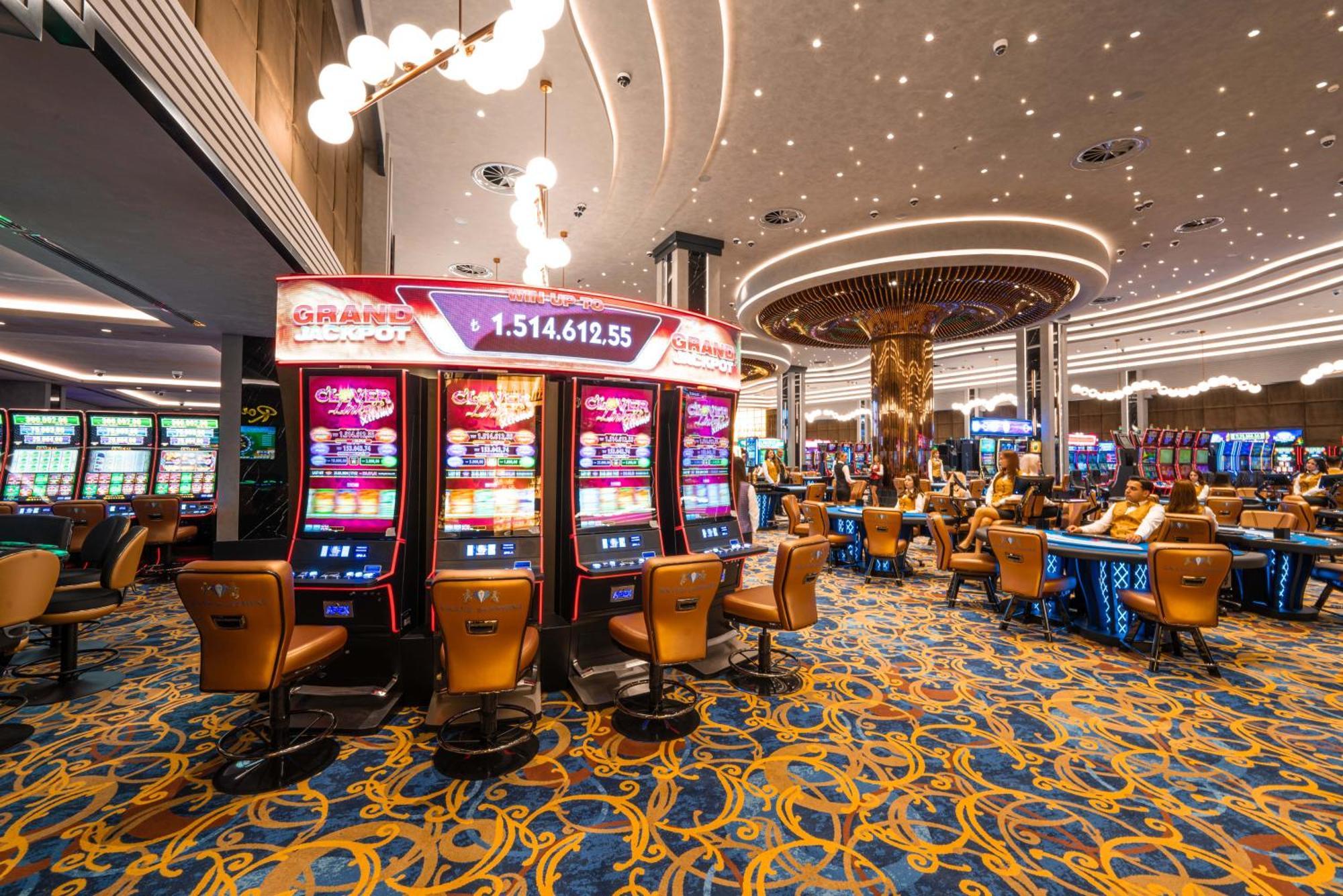 Grand Sapphire Resort & Casino Trikomo Exterior photo